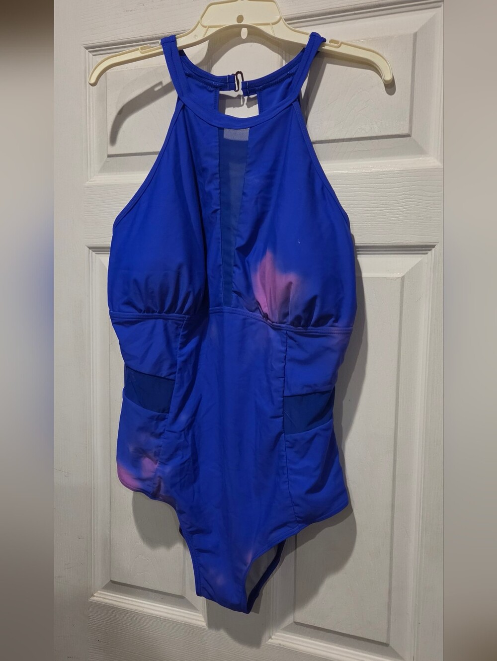 WOMENS ONE PIECE SWIM SUIT